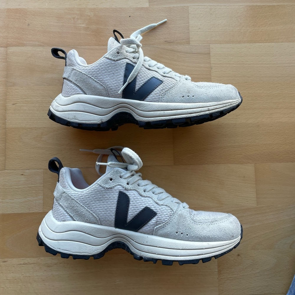 Veja Venturi Navy Size 39 Womens